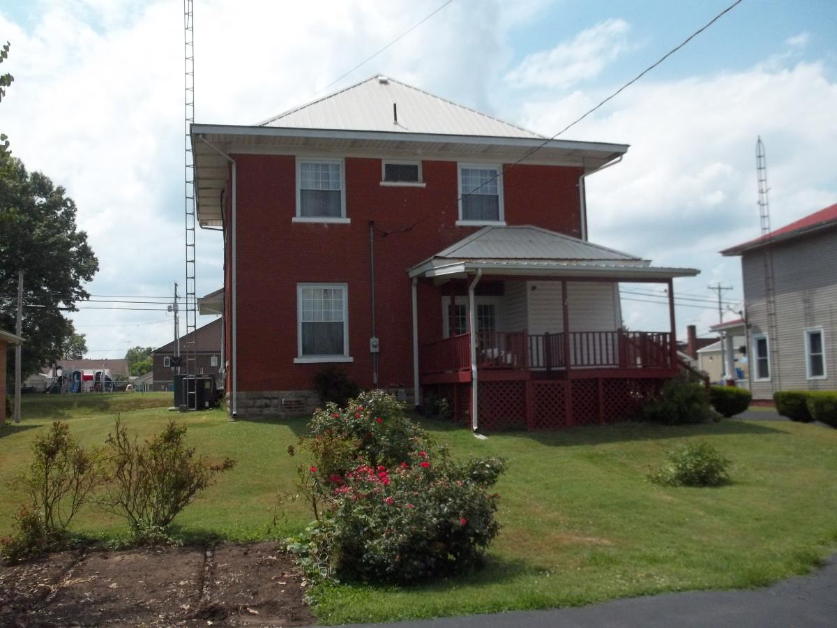 ABSOLUTE AUCTION 718 N. MAIN, STURGIS, KY Kurtz Auction & Realty Co.